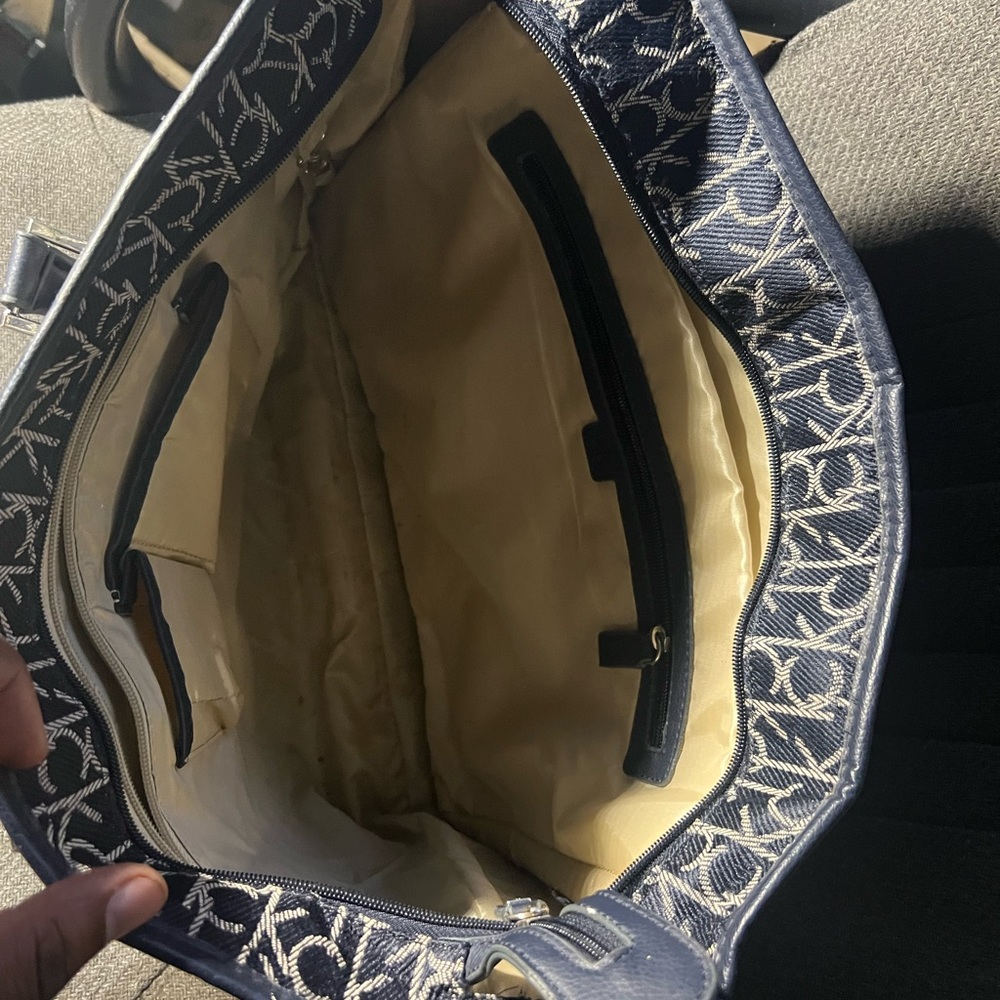 Calvin Klein bag - Picture 3 of 4